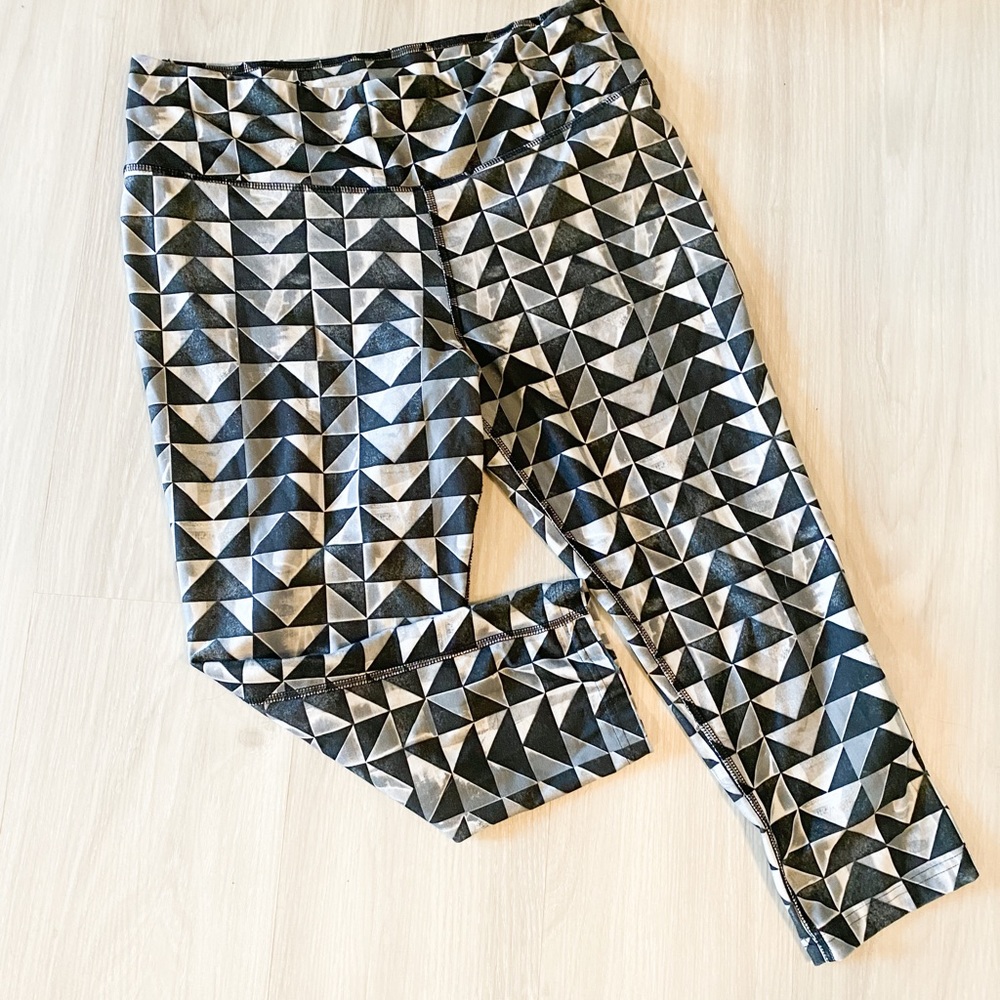 🛍️ 4 for $15 | 5 for $20  Nike cropped leggings